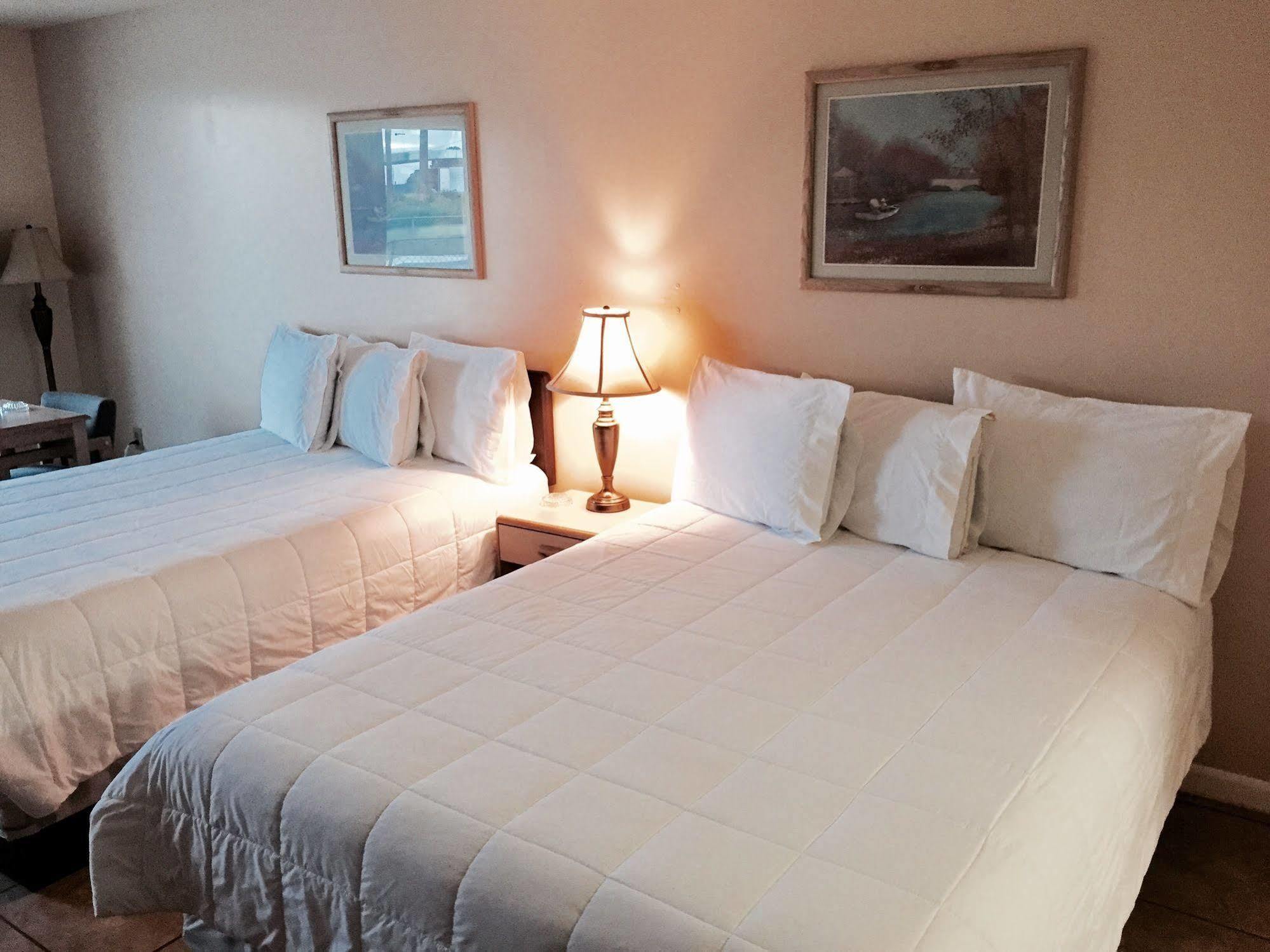 Palms Garden Inn Ellisville Exterior photo