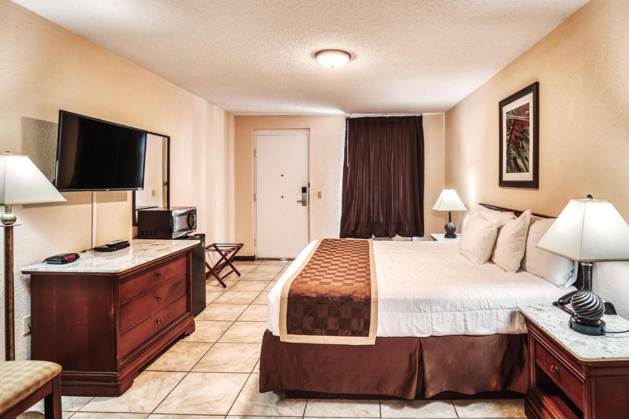 Palms Garden Inn Ellisville Exterior photo