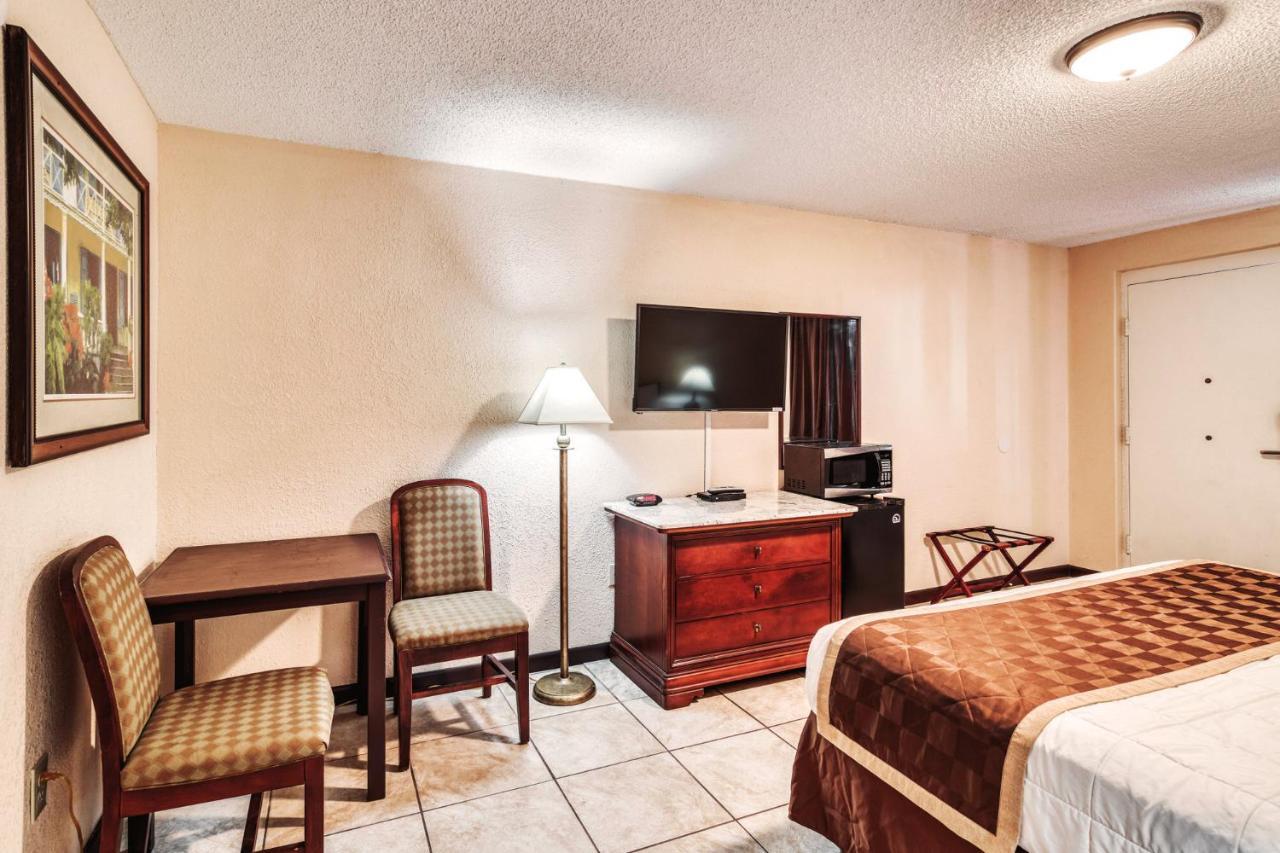 Palms Garden Inn Ellisville Exterior photo